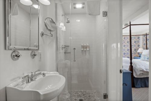 649901891 Union Street Inn