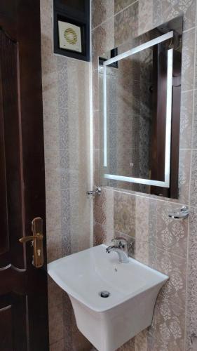 Al Wesam Furnished Apartments near สนามบินอะกาบา (สนามบินนานาชาติคิงฮัสเซ็น)