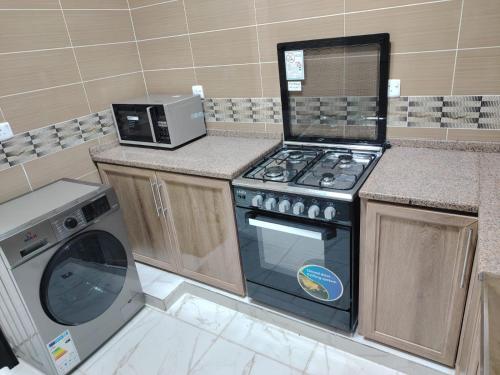 Al Wesam Furnished Apartments near สนามบินอะกาบา (สนามบินนานาชาติคิงฮัสเซ็น)