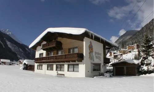 Berghaus Maria in Pettneu am Arlberg, Österreich