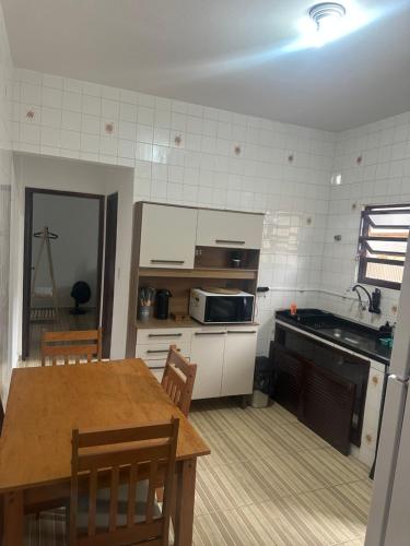 Casa Itanhaém Multicultural (Casa Itanhaem Multicultural) in อิโวตี