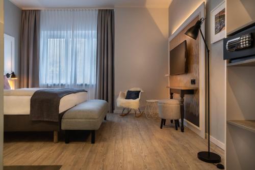 Standard Family Room with One Queen Bed and One Sofa Bed image 10