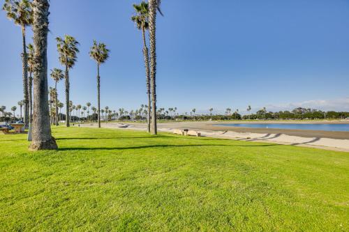 Updated Mission Beach Condo Walk to Belmont Park! thumb 2