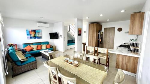 Hermosa casa familiar en privada cerca de la playa in El Palmar