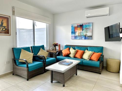 Hermosa casa familiar en privada cerca de la playa in El Palmar