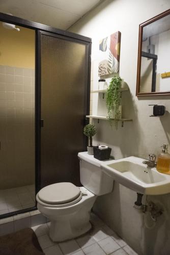 Pool House Hostel in Santa Ana