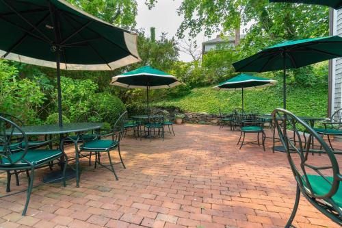 649932126 Union Street Inn