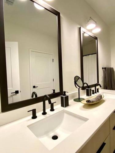 Beautiful Apartment close to Attractions