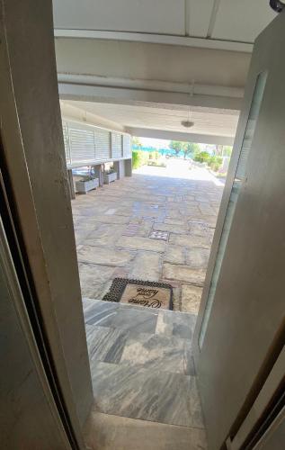 Seashore Happiness Apartments - Tap to explore photos