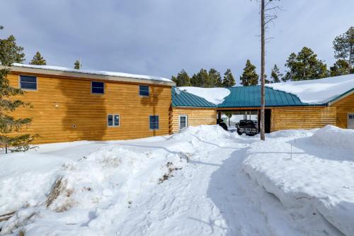 2 Mi to Skiing Casper Cabin with Mtn Views! in Casper