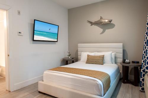One Bedroom Queen Suite room in Oceanside Hotel