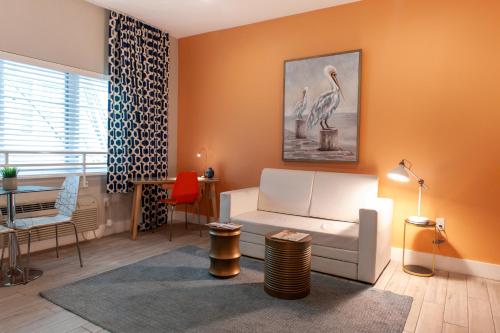 One Bedroom Queen Suite image 8