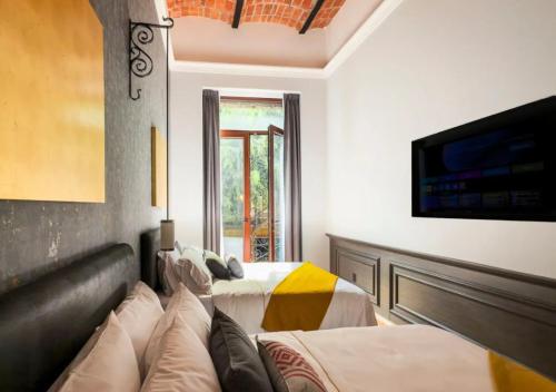 room detail thumbnail 1