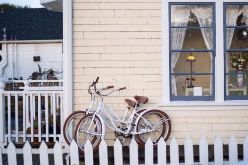 Headlands Inn Bed and Breakfast - image 9