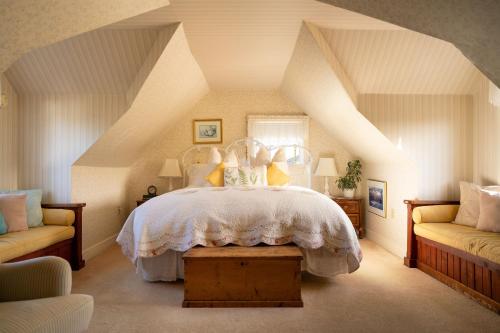 Headlands Inn Bed and Breakfast