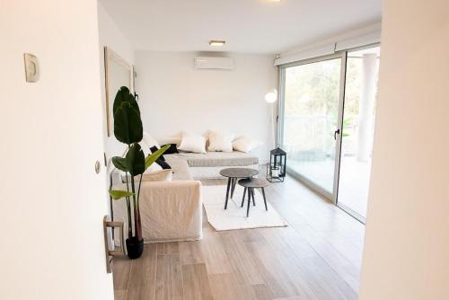One-Bedroom Apartment room in Moderno depto frente al bosque con cochera incluida