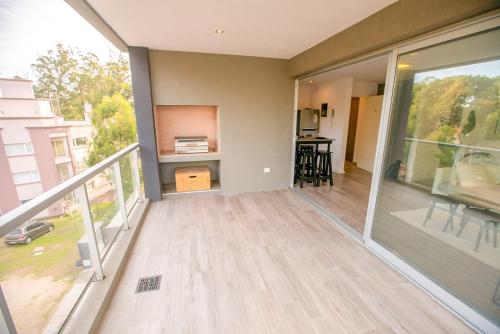 One-Bedroom Apartment image 10