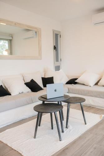 One-Bedroom Apartment image 1