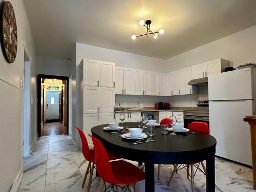 Private Bedroom #3 - Cremazie in Ahuntsic-Cartierville