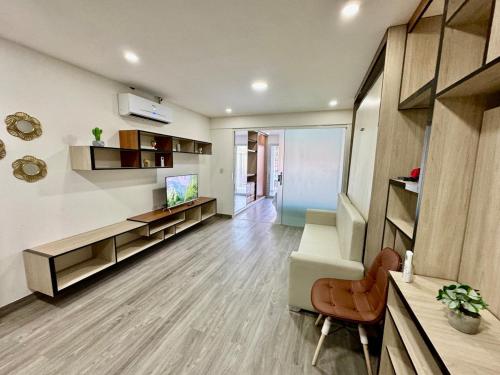 DPTTOS cerca del Ventura Mall y Equipetrol WiFI Pool Coozy