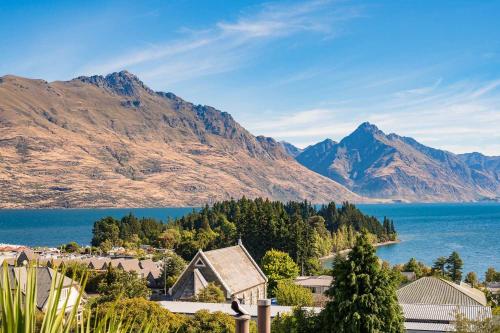 Villa Habeke- Lake Views- Gas Fire- AC- BBQ - image 6