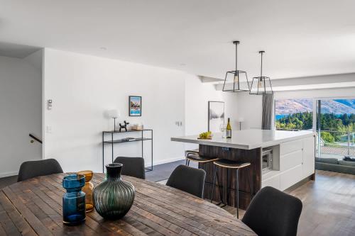 Villa Habeke |Lake Views |Gas Fire |AC |BBQ - image 10