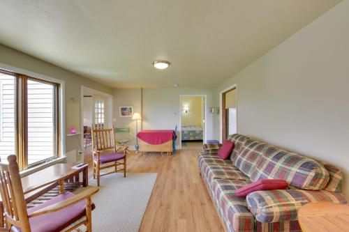 Quiet Baileys Harbor Country Home 1 Mi to Lake! in Baileys Harbor, USA