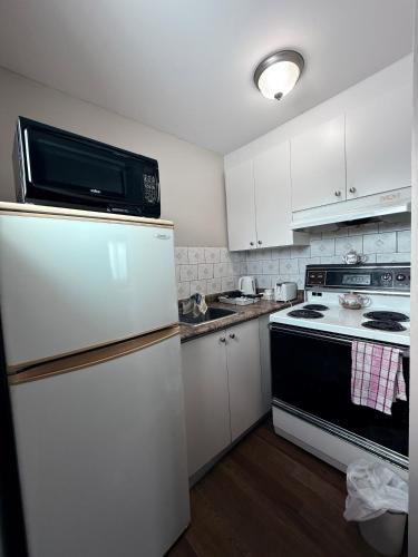 virtuve, Guest Inn Motel in Quinte West (ON)