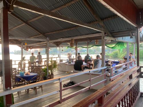 souksanh River Bungalow in ミャンコン