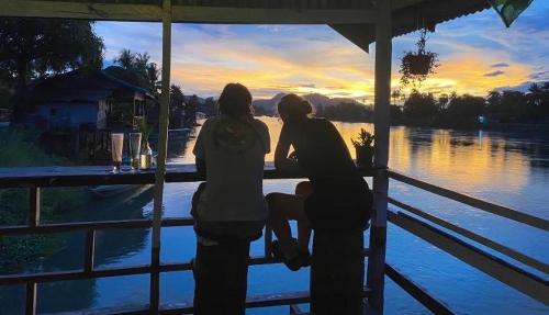 souksanh River Bungalow in Muang Khong