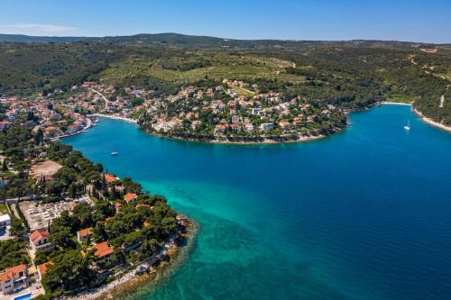 Közeli látványosságok, Apartments by the sea Splitska, Brac - 23366 in Splitska