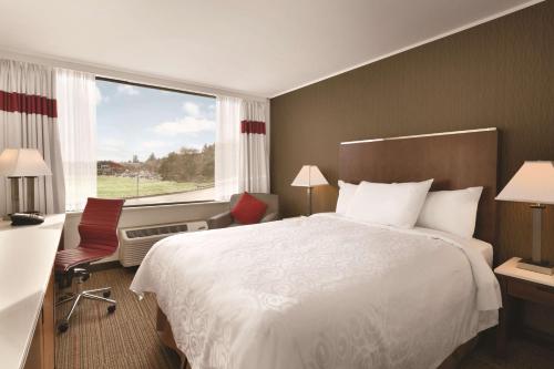 Coast Marine Wing - Queen Room
