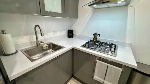 961 Studio - image 11