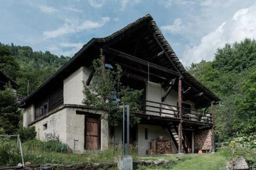  La Stalla - Mid-Century Rustico in Calpiogna