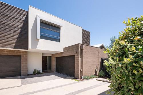 Gracie on the Beach Luxe with Water Views