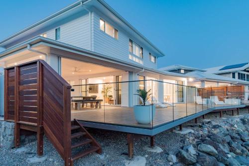 Whitsunday Waterfront Luxury at 19 The Cove