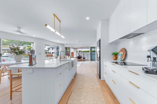 Whitsunday Waterfront Luxury at 19 The Cove