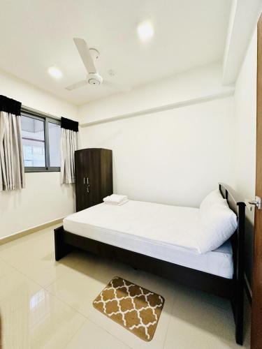 Lovish luxury villa - image 5