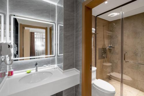 Junao Hotel Nanping Pedestrian Street Branch in 昆明