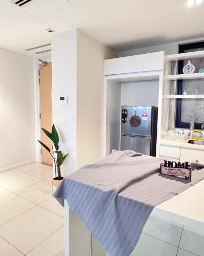 Large Pax for 12-14pax Gathering at SunwayPyramid 3R3B Soccer Table, 5G WiFi Streaming Android Projector, Fun Board Games Kids Friendly 华人房东 Large Pax for 12-14pax Gathering at SunwayPyramid 3R3B Soccer Table, 5G WiFi Streaming Android Projector, Fun Board Games Kids Friendly 华人房东