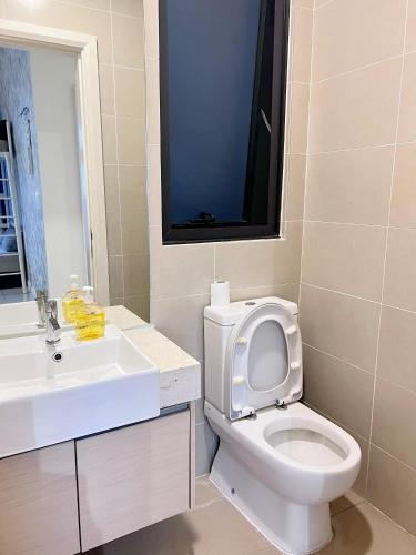 Large Pax for 12-14pax Gathering at SunwayPyramid 3R3B Soccer Table, 5G WiFi Streaming Android Projector, Fun Board Games Kids Friendly 华人房东 Large Pax for 12-14pax Gathering at SunwayPyramid 3R3B Soccer Table, 5G WiFi Streaming Android Projector, Fun Board Games Kids Friendly 华人房东