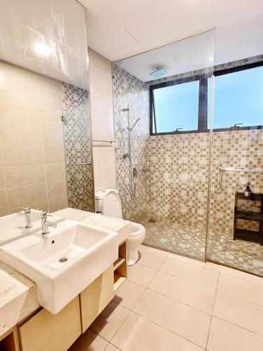 Large Pax for 12-14pax Gathering at SunwayPyramid 3R3B Soccer Table, 5G WiFi Streaming Android Projector, Fun Board Games Kids Friendly 华人房东 Large Pax for 12-14pax Gathering at SunwayPyramid 3R3B Soccer Table, 5G WiFi Streaming Android Projector, Fun Board Games Kids Friendly 华人房东