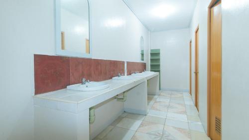 Bathroom, Villa Del Carmen Resort and Restaurant in San Rafael