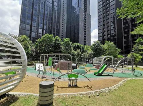 Large Pax for 12-14pax Gathering at SunwayPyramid 3R3B Soccer Table, 5G WiFi Streaming Android Projector, Fun Board Games Kids Friendly 华人房东 Large Pax for 12-14pax Gathering at SunwayPyramid 3R3B Soccer Table, 5G WiFi Streaming Android Projector, Fun Board Games Kids Friendly 华人房东