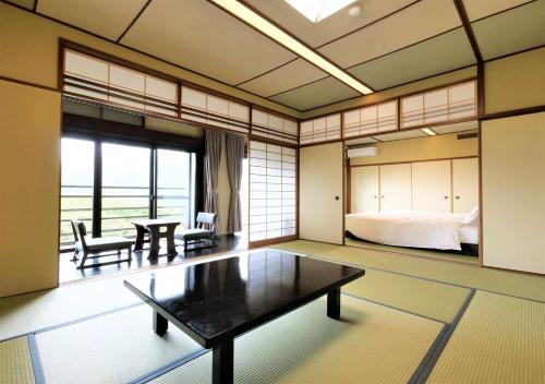 ฮาโกเนะ โควะคิเอ็น มิกะวายะ เรียวกัง (Hakone Kowakien Mikawaya Ryokan) near น้ำตกเซนโจ