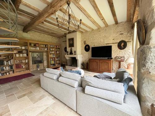 Belle Grange en pierre avec piscine chauffée gîte à louer Saint-Ouen-de-la-Cour