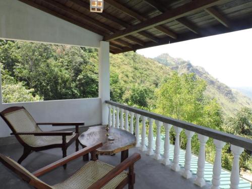 Apartment with Mountain View image 2