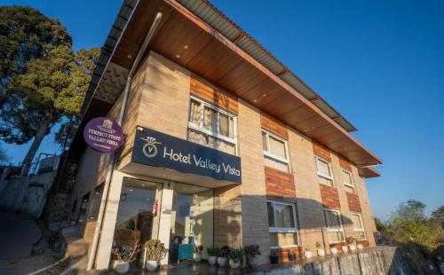 Perfectstayz Value Vista 5 min walk to Mall road - image 3