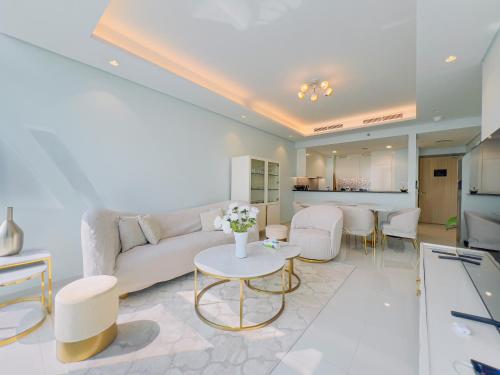 Exclusive 1BR with Iconic Views in Paramount Tower, Dubai (photo 9)