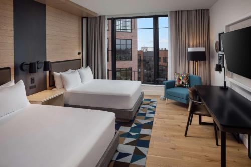 2 queen beds
